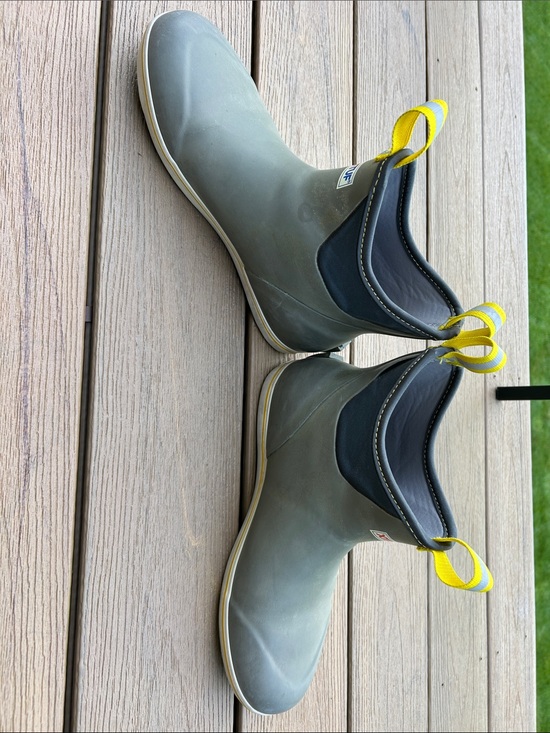 XTRATUF Men’s Gray Chelsea Deck Boots with Yellow Pull Tabs, Sz 9 main image 8